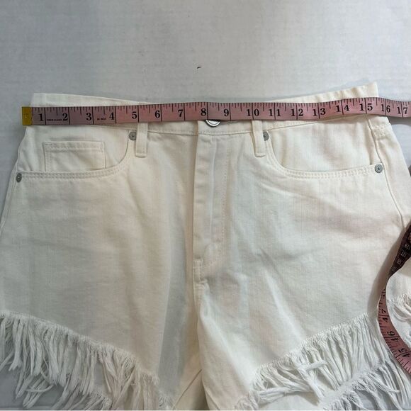 NWOT Blanknyc Hi Rise Frayed Cut Off Jean Shorts | Size 29 - Picture 6 of 8